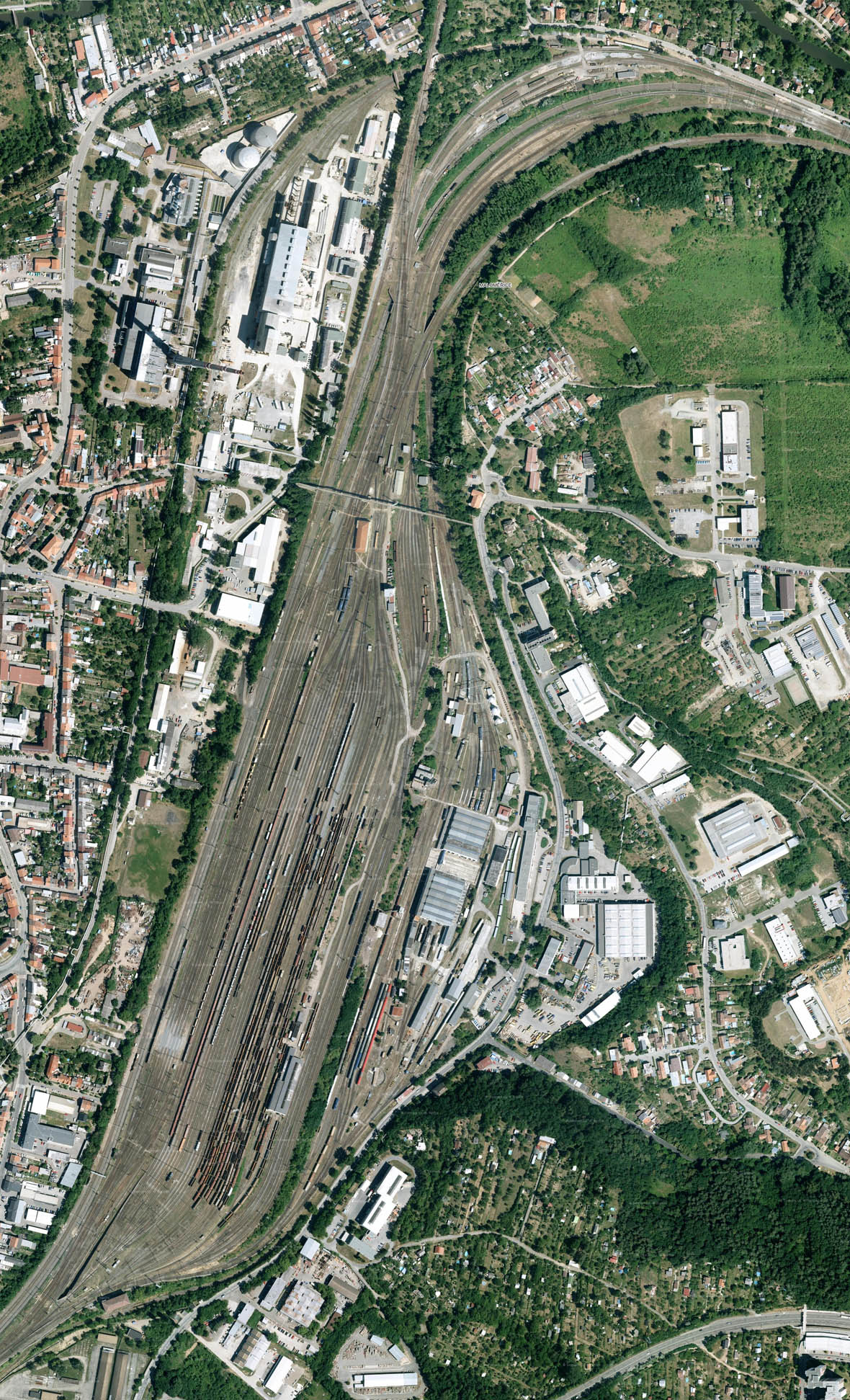 Stanice Brno-Maloměřice na leteckém snímku z roku 2016. Stanice Brno-Maloměřice na leteckém snímku z roku 2016.