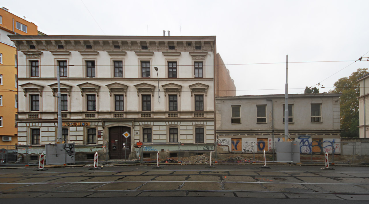 Oba objekty Hybešova 41 a Hybešova 41a při pohledu od Nemocnice u sv. Anny. Oba objekty Hybešova 41 a Hybešova 41a při pohledu od Nemocnice u sv. Anny.