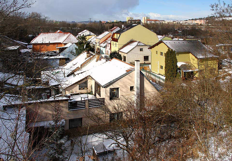 Větší, západní část kolonie Černovičky - formace uliček ve tvaru písmene R.