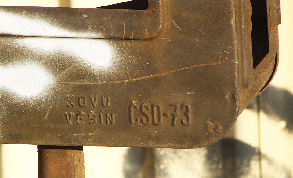 V roce 1973 dodávala návěstidla na výhybky pro celé Československo společnost Kovo z obce Věšín na Příbramsku. Společnost prosperuje dodnes. V roce 1973 dodávala návěstidla na výhybky pro celé Československo společnost Kovo z obce Věšín na Příbramsku. Společnost prosperuje dodnes.