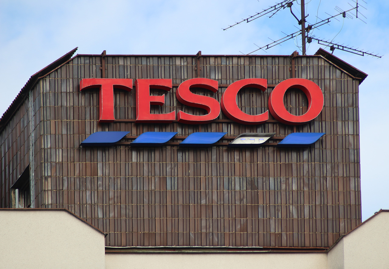 Od československého Prioru dospěl během svého krátkého života přes americký K-Mart obchodní dům až k britskému Tescu. Od československého Prioru dospěl během svého krátkého života přes americký K-Mart obchodní dům až k britskému Tescu.