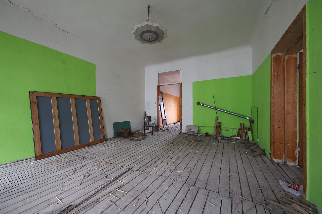 Bydlení na Cejlu 36 patřilo k vyššímu standardu dělnických bytů. Snad už je ani nelze nazvat dělnickým, neboť jistě sloužilo i úředníkům a mistrům. Bydlení na Cejlu 36 patřilo k vyššímu standardu dělnických bytů. Snad už je ani nelze nazvat dělnickým, neboť jistě sloužilo i úředníkům a mistrům.