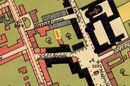 Na mapě páně Sklenářově z roku 1931 je barevně vyznačeno stáří budov. Zatímco černý klášter pochází zpřed roku 1620, fialové budovy jsou mladší, z období 1620–1782, modré budovy na Metodějově ulici z období 1782–1850 a červené budovy byly postaveny až ve 2. polovině 19. století. K nim patří i dvorní část pivovaru, pod kterou se nachází žlutě vyznačený sklep. Na mapě páně Sklenářově z roku 1931 je barevně vyznačeno stáří budov. Zatímco černý klášter pochází zpřed roku 1620, fialové budovy jsou mladší, z období 1620–1782, modré budovy na Metodějově ulici z období 1782–1850 a červené budovy byly postaveny až ve 2. polovině 19. století. K nim patří i dvorní část pivovaru, pod kterou se nachází žlutě vyznačený sklep.