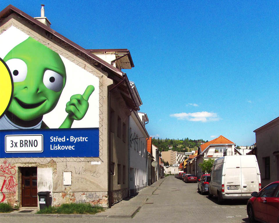 Na pohlídku jedné z méně známých brněnských kolonií nás zve přívětivý zelený mužíček.