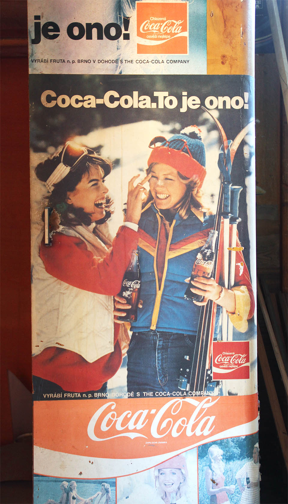 Co přetrvalo všechny politické i kulturní otřesy, je Coca-Cola se svým nesmrtelným logem. Jen už se nevyrábí ve Frutě n. p. Brno. Co přetrvalo všechny politické i kulturní otřesy, je Coca-Cola se svým nesmrtelným logem. Jen už se nevyrábí ve Frutě n. p. Brno.
