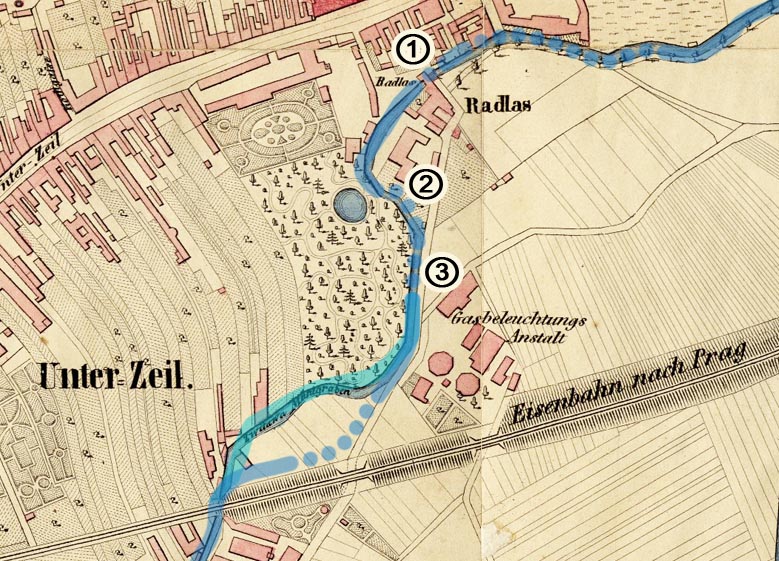 Na mapce z roku 1858 je dobře vidět jezírko v zahradě za továrnou bratří Schoellerů. Navzdory číslům, označujícím dnešní tunely, protékal tehdy ještě Svitavský náhon v celé délce po povrchu. Na mapce z roku 1858 je dobře vidět jezírko v zahradě za továrnou bratří Schoellerů. Navzdory číslům, označujícím dnešní tunely, protékal tehdy ještě Svitavský náhon v celé délce po povrchu.