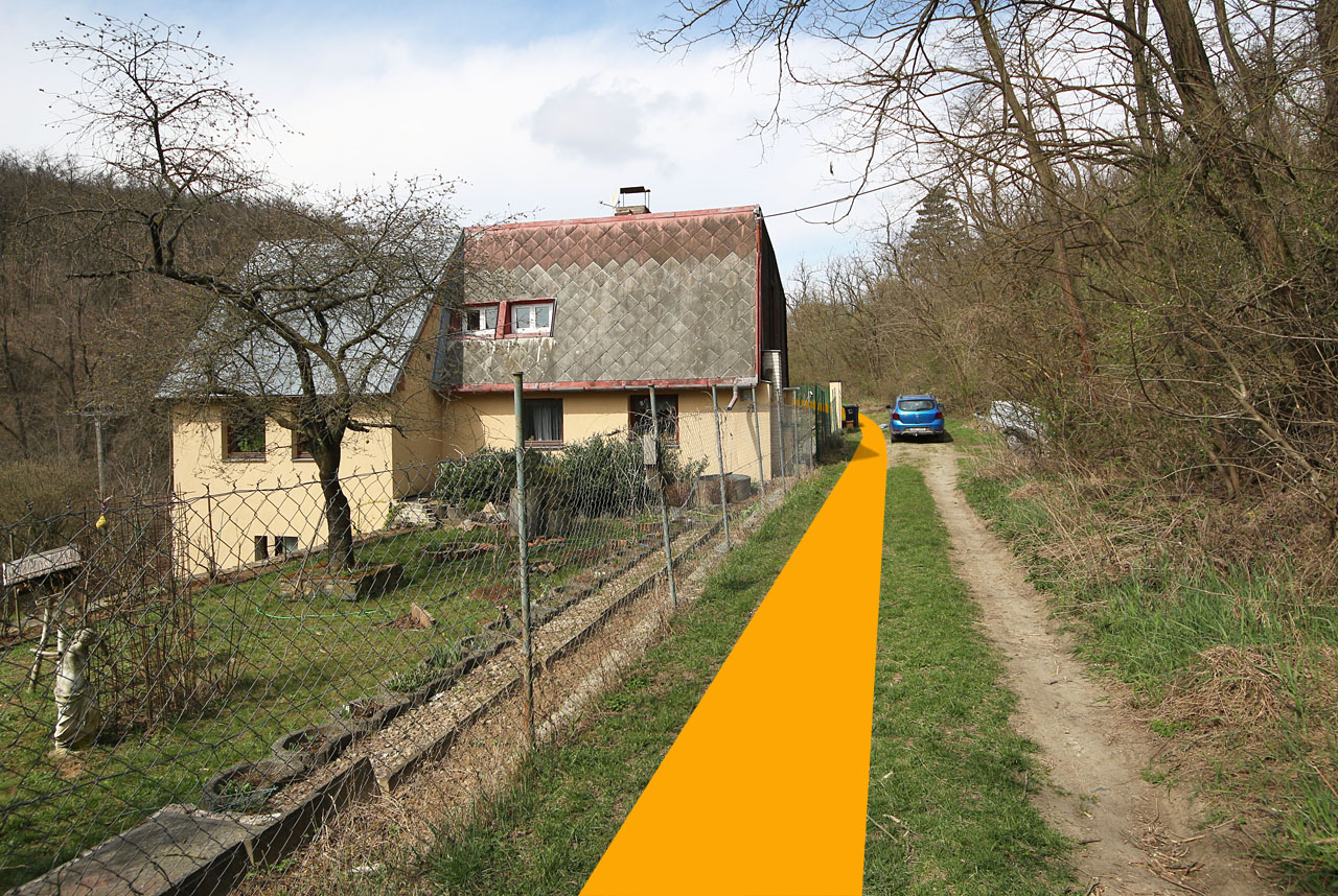Místo modré Dacie tu kdysi mohla stát odstavená třeba lokomotiva Orenstein & Koppel. Místo modré Dacie tu kdysi mohla stát odstavená třeba lokomotiva Orenstein & Koppel.