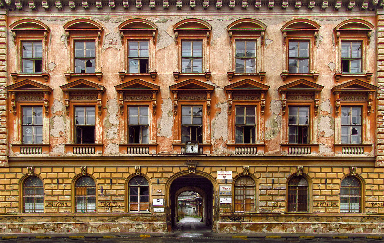 Správní budova a ředitelství Vlněny, Bochnerův palác v Přízově ulici z roku 1867. Správní budova a ředitelství Vlněny, Bochnerův palác v Přízově ulici z roku 1867.