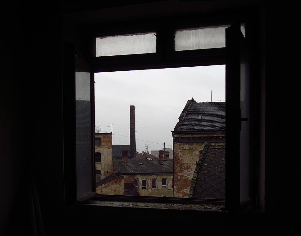 Toto okno jsem si vyhlédl jako to s nejhezčím výhledem v celém areálu. Tady bych chtěl bydlet! Toto okno jsem si vyhlédl jako to s nejhezčím výhledem v celém areálu. Tady bych chtěl bydlet!