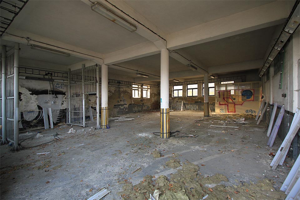 Když vojáci areál na Kraví hoře opouštěli, řada lidí se radovala. Později se však radost změnila, když ne přímo ve smutek, tak alepsoň v zaražení. Když vojáci areál na Kraví hoře opouštěli, řada lidí se radovala. Později se však radost změnila, když ne přímo ve smutek, tak alepsoň v zaražení.